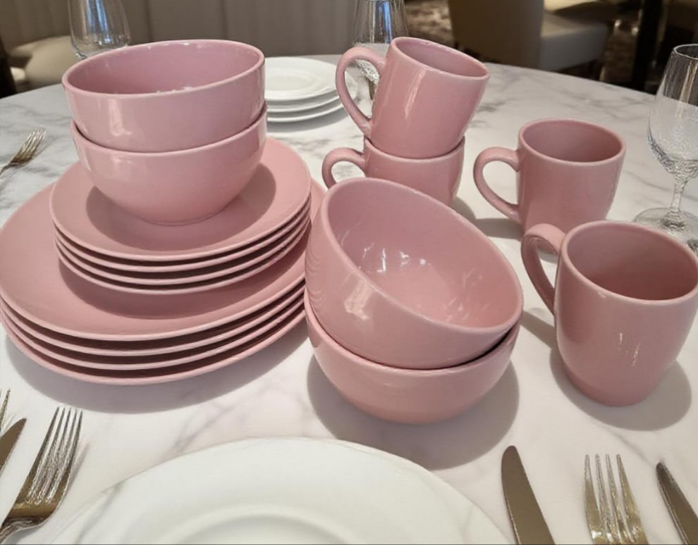 16 Piece Dinner plates set