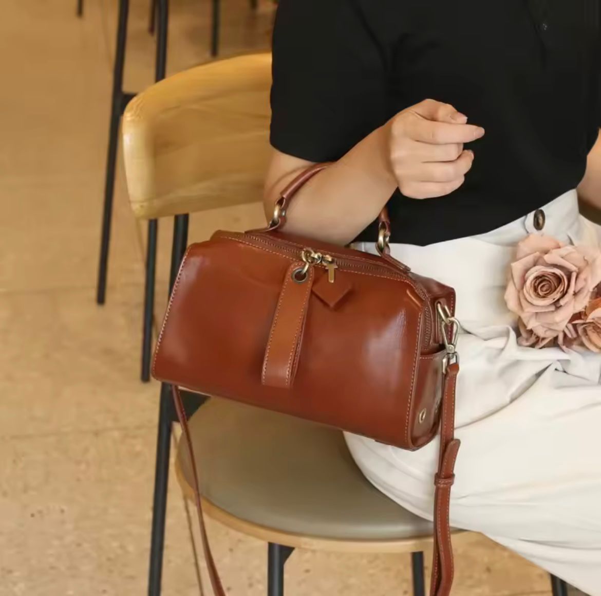 Woman's cross body handbag