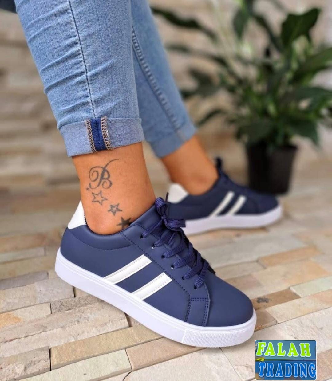 Ladies takkies