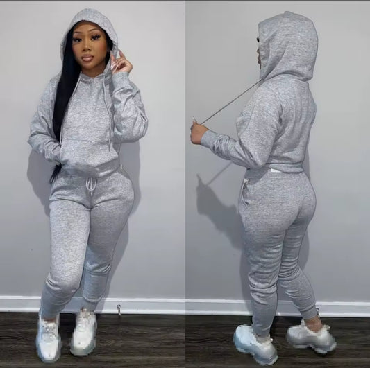 Woman's 2 piece tracksuit outfit