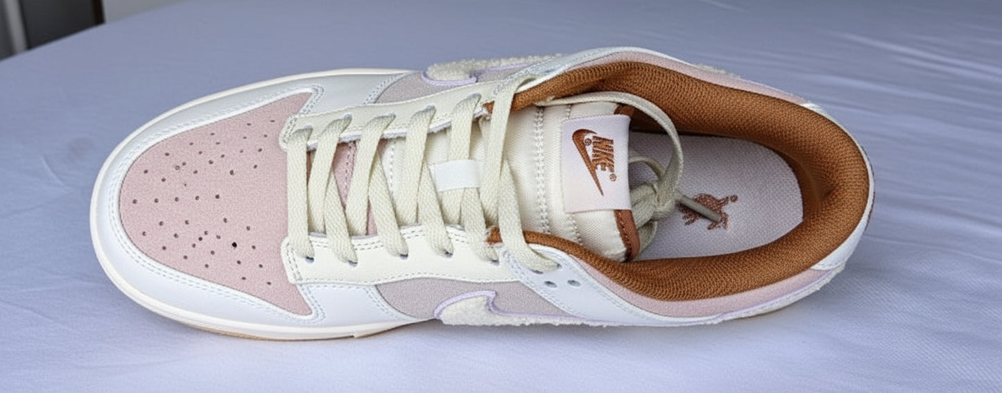 ..Nike Dunk Low. B/F