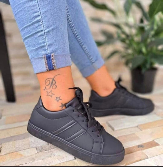 Ladies takkies